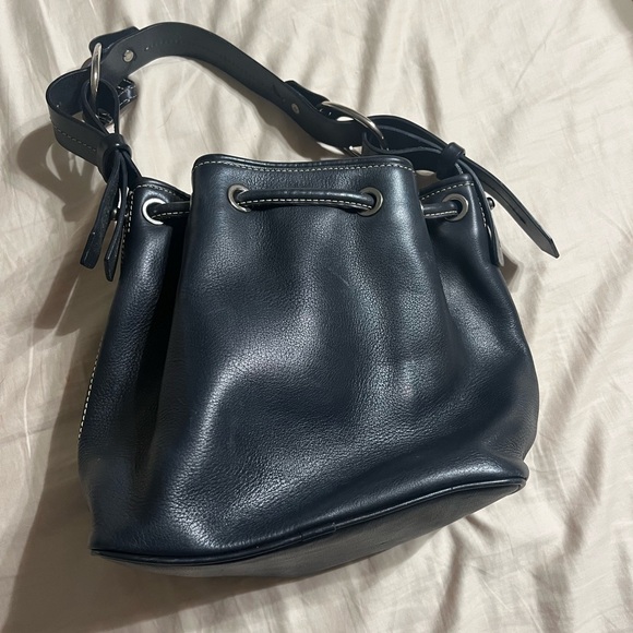 Vintage Dooney& Bourke black pebbled leather bucket drawstring bag - Picture 4 of 16